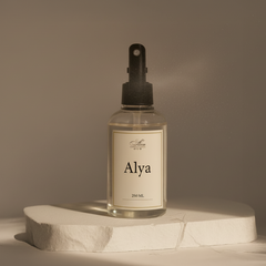 معطر فراش و الملابس بتركيبه الرائحه الفرنسيه ( يشبه عطر ليبر ) بحجم 250 ملي